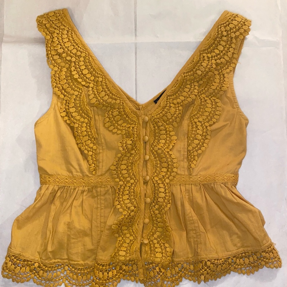 Abercrombie & Fitch yellow button up top size XS